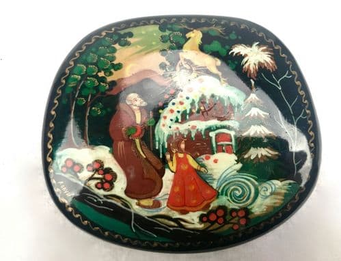 Russian Lacquered Box / Signed / Highly Detailed / Fairytale Scene / Vintage