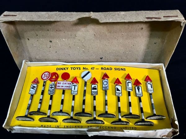 Vintage Dinky Toy Road Signs No.47 Set / Boxed by Meccano / Antique