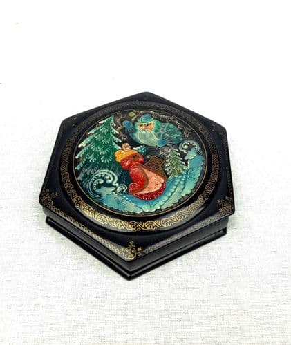 Vintage Russian Lacquered Box / Papier Mache / Fairytale / Collectable / Hexagon