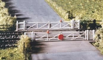 234 Level crossing with Gates