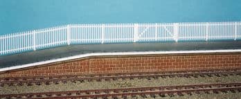 420 GWR Station Fencing, White, (inc. gates & ramps)