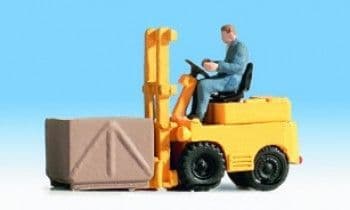 N16770 FORK LIFT TRUCK WITH FIGURE