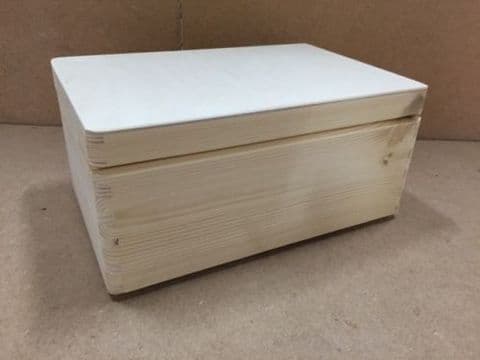 Pine Wood Storage Box With Hinged Lid 30x20x14CM NH
